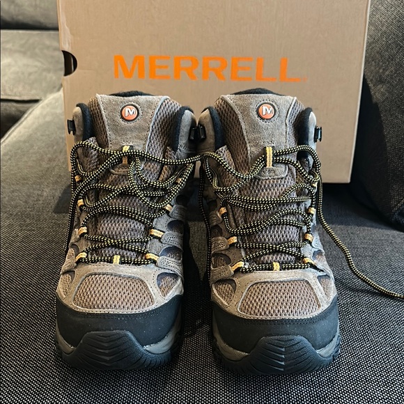Merrell Men's walnut Hiking Boots - Picture 1 of 5
